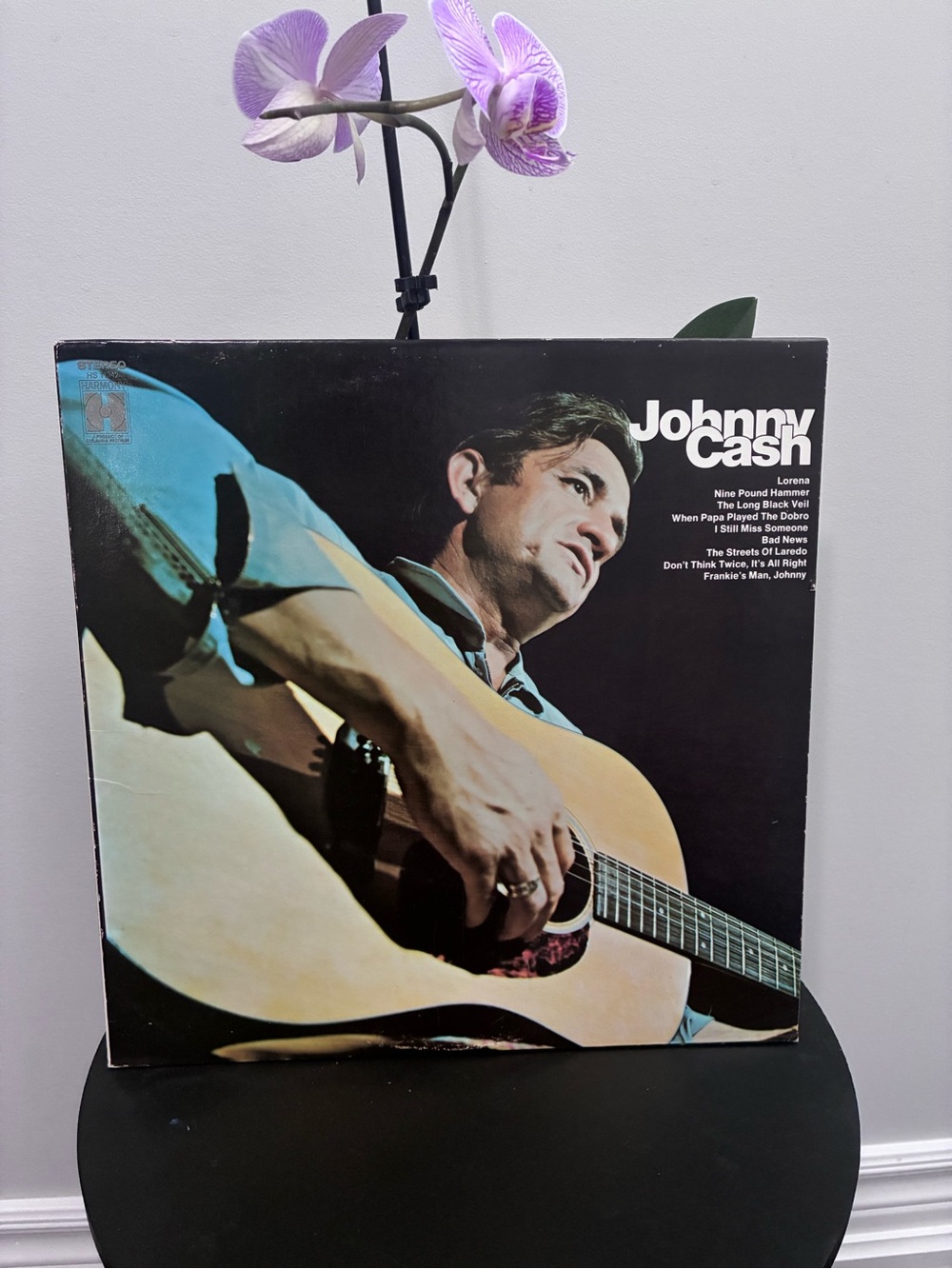 Johnny Cash Vinyl LP – Portrait Cover with Guitar
